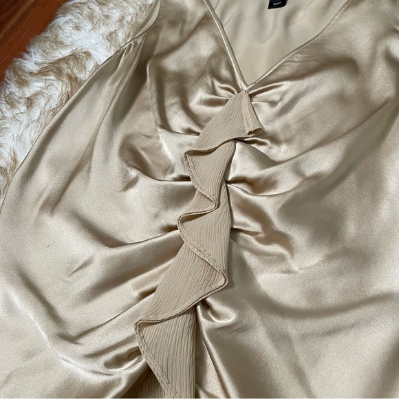 St. John silk ruffle front sleeveless top - Picture 5 of 7